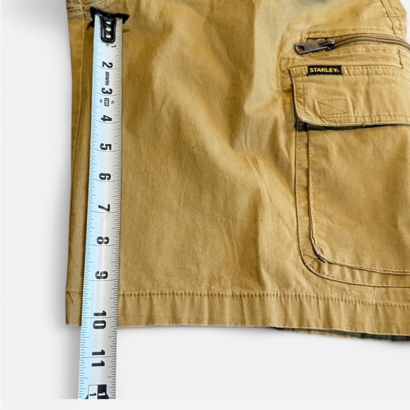 Men’s Stanley Cargo Tan Shorts. Zipped pockets. Size 36 - Picture 5 of 6